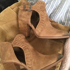 Western Distressed Not Rated Heel Booties